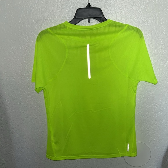 NWT RUNNING TEE - Picture 2 of 4